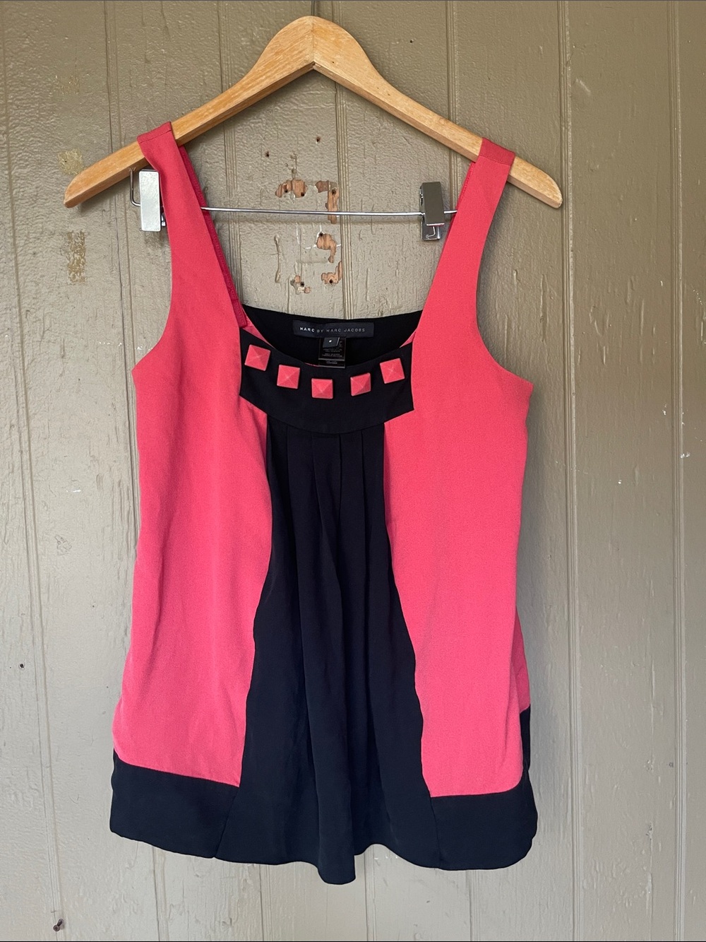 Marc Jacob’s Vintage Silk Sleveless Top in peach and black Size 2